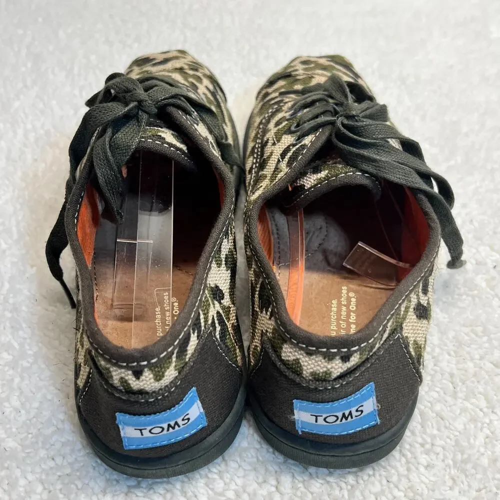 TOMS Youth Shoes Camo Print Slip On Lace Tie Size 6Y